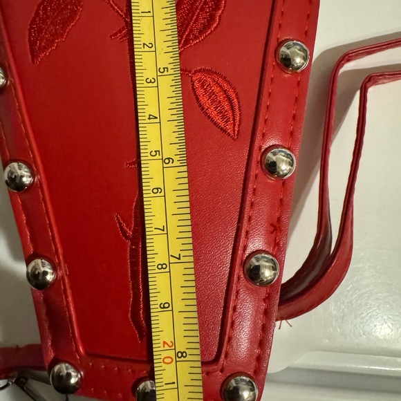 Red Rose and stud crossbody New - Picture 6 of 12